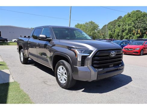 Used 2023 Toyota Tundra SR5 AWD/4WD image 9
