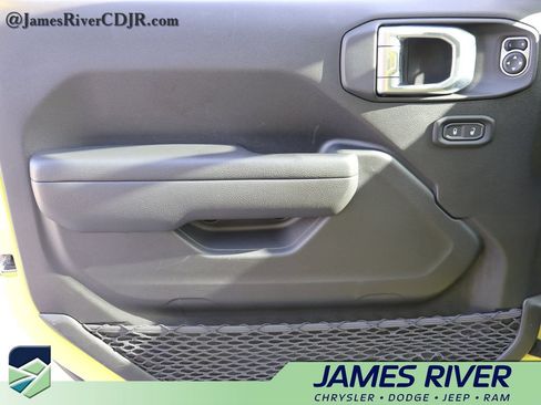 Used 2023 Jeep Wrangler Unlimited Rubicon 4xe w/ Cold Weather Group AWD/4WD image 20