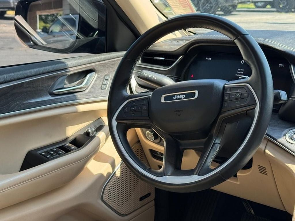 Used 2022 Jeep Grand Cherokee L Limited AWD/4WD image 15