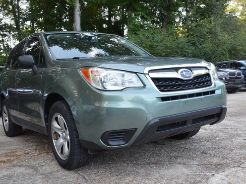 Used 2016 Subaru Forester 2.5i w/ Popular Package #1 AWD/4WD image 3