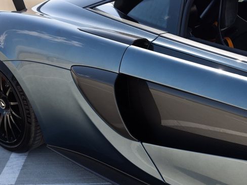 Used 2020 McLaren 620R RWD image 29