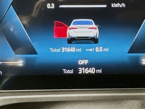 Used 2024 BMW i4 eDrive40 RWD image 19