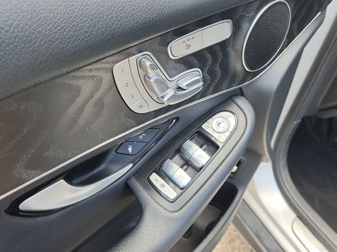 Used 2017 Mercedes-Benz GLC 300 4MATIC image 19
