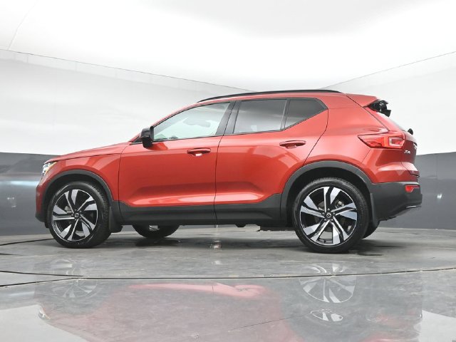 Used 2023 Volvo XC40 B5 Plus w/ Driver Assist Package AWD/4WD image 42