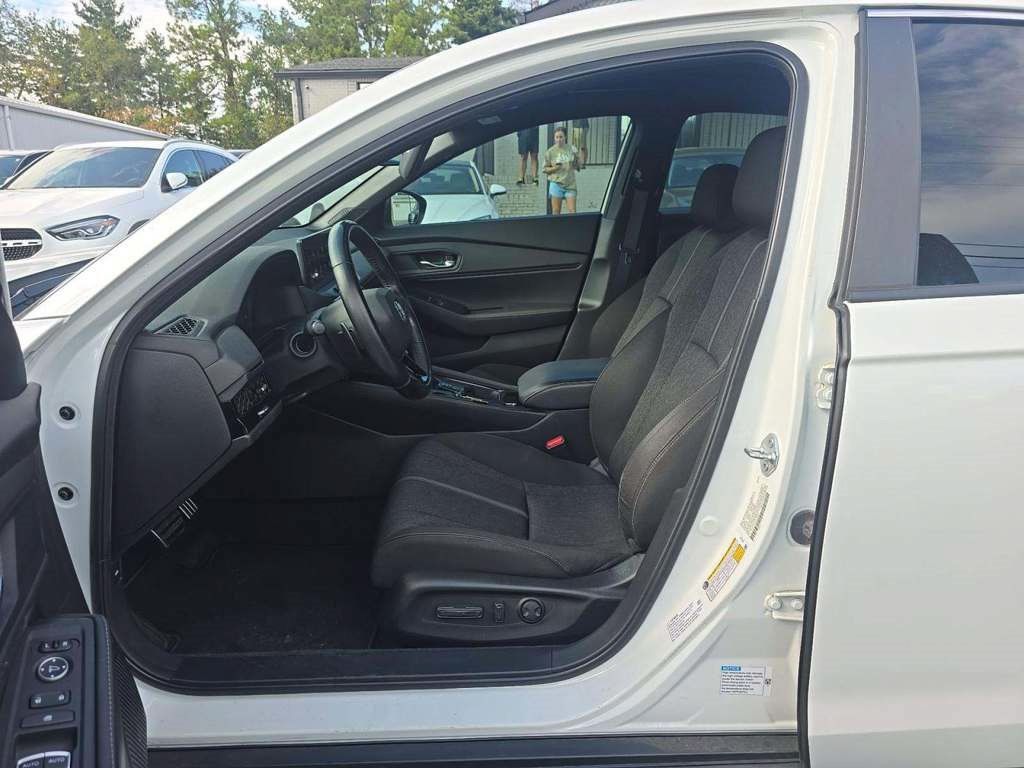 Used 2023 Honda Accord Sport image 7