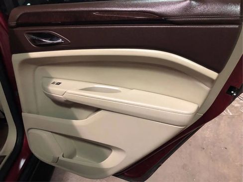 Used 2011 Cadillac SRX Luxury FWD image 14