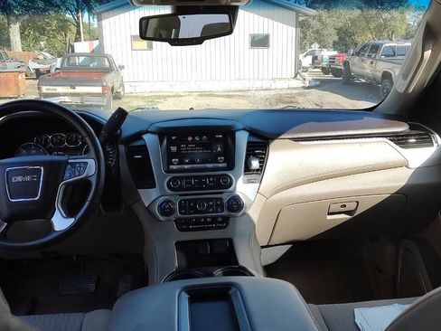 Used 2015 GMC Yukon SLE w/ Convenience Package image 9