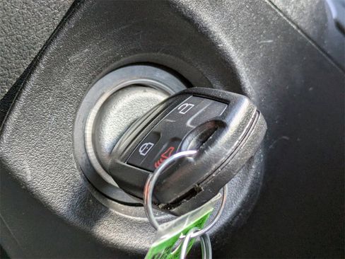 Used 2018 Ford Escape SE image 40