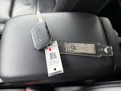 Used 2021 Jeep Wrangler Unlimited Sahara image 34