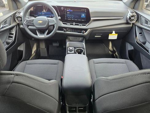 New 2026 Chevrolet Equinox LT w/ LPO, Floor Liner Package image 15