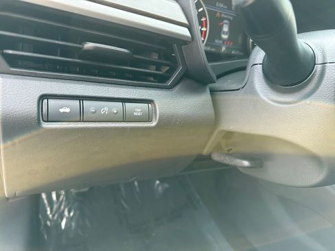 Used 2024 Nissan Altima 2.5 SV FWD image 19