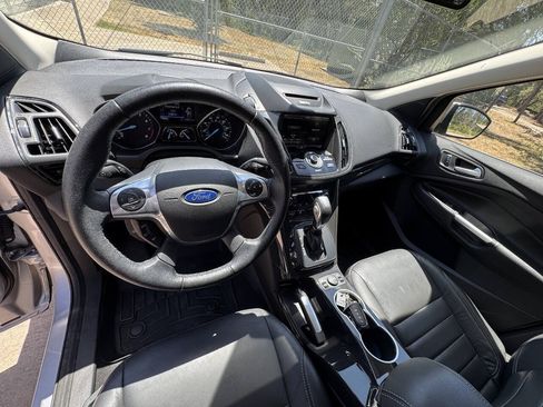 Used 2015 Ford Escape Titanium FWD image 18