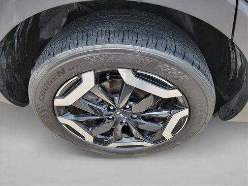 Used 2025 Kia Telluride S FWD image 11