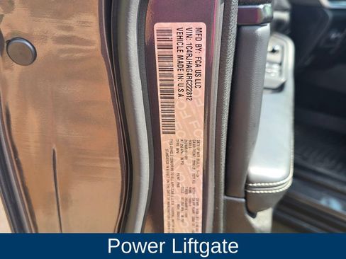 Used 2024 Jeep Grand Cherokee Altitude AWD/4WD image 11