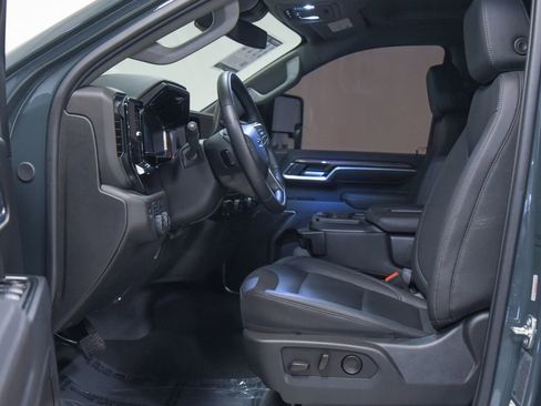 Used 2025 Chevrolet Silverado 2500 LT w/ Trail Boss Package image 2