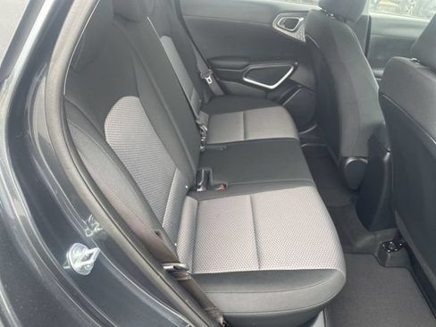 Used 2025 Kia Soul LX w/ LX Technology Package FWD image 37