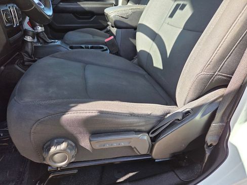 Used 2019 Jeep Wrangler Unlimited Sahara w/ Safety Group AWD/4WD image 10