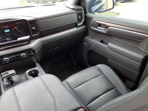 Used 2023 GMC Sierra 1500 SLT AWD/4WD image 13
