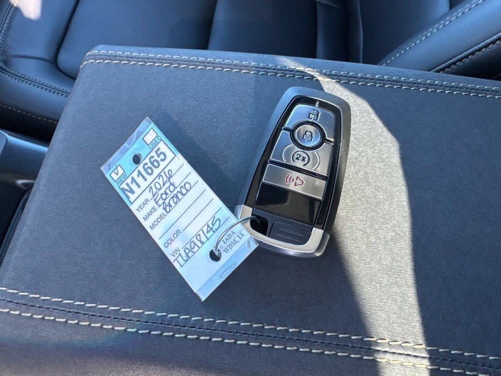 New 2026 Ford Bronco Badlands w/ Sasquatch Package AWD/4WD image 24
