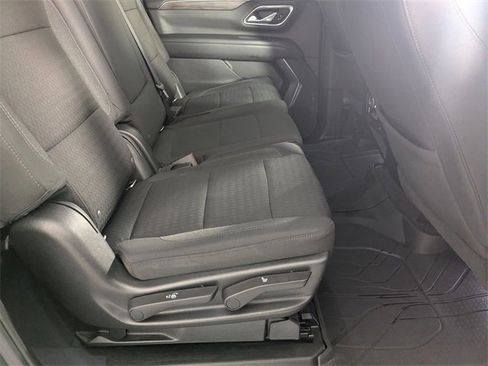 Used 2021 Chevrolet Suburban LS image 30