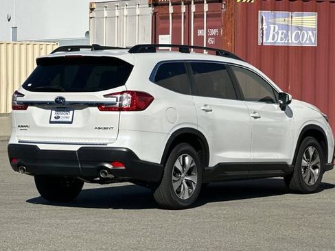 Certified 2025 Subaru Ascent Premium w/ Premium Package AWD/4WD image 4