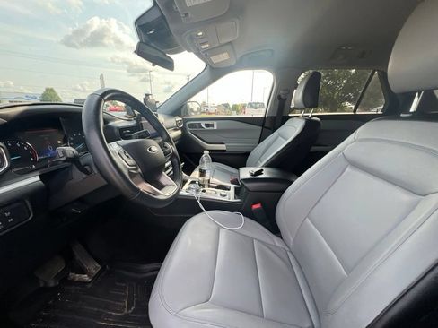 Used 2021 Ford Explorer XLT w/ Equipment Group 202A AWD/4WD image 28