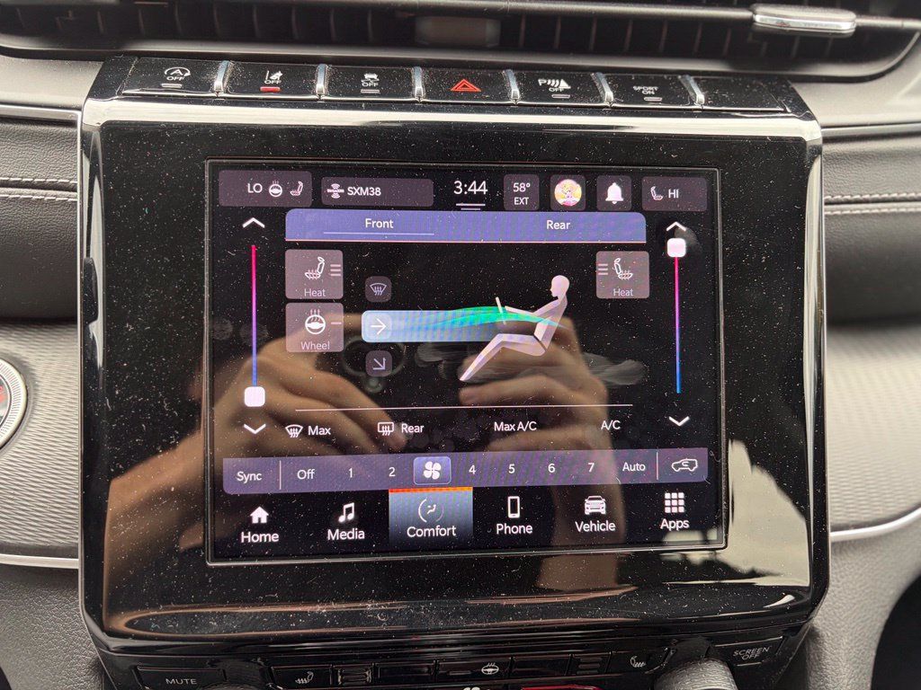Used 2023 Jeep Grand Cherokee L Laredo w/ Luxury Tech Group I AWD/4WD image 38