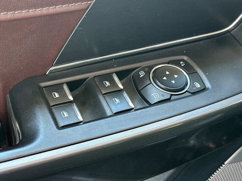 Used 2022 Ford F150 Lariat AWD/4WD image 12