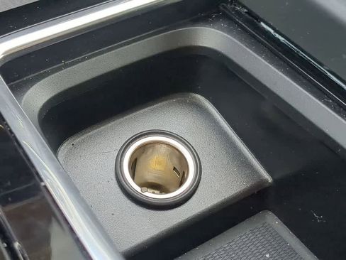 Used 2026 Volvo XC60 B5 Plus w/ Protection Package Premier image 29