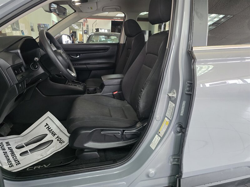 Used 2025 Honda CR-V LX image 9