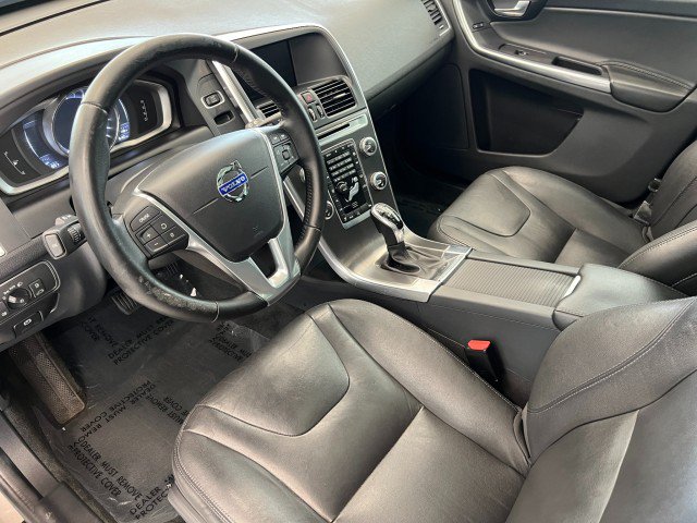 Used 2016 Volvo XC60 T6 w/ Proximity Package AWD/4WD image 11