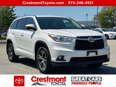 Certified 2016 Toyota Highlander XLE AWD/4WD image 2