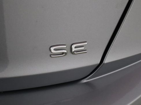 Used 2025 Volkswagen Jetta SE FWD image 42