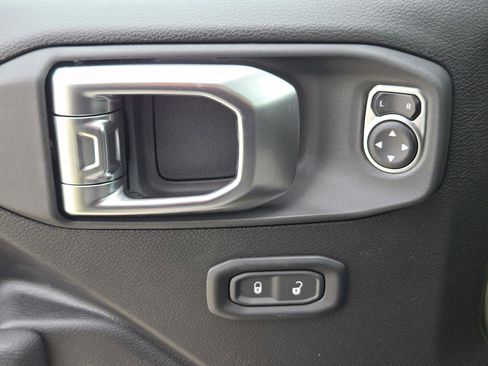 New 2026 Jeep Wrangler Unlimited Rubicon image 18