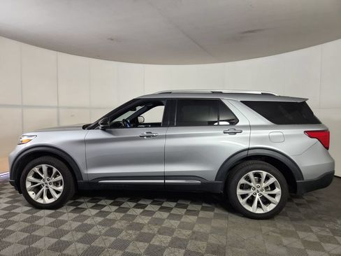 Used 2023 Ford Explorer Platinum w/ Technology Package AWD/4WD image 4