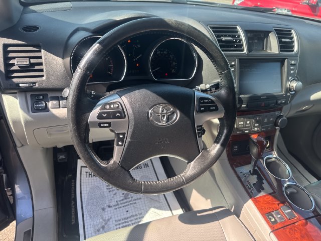 Used 2012 Toyota Highlander Limited w/ Tow Pkg AWD/4WD image 14
