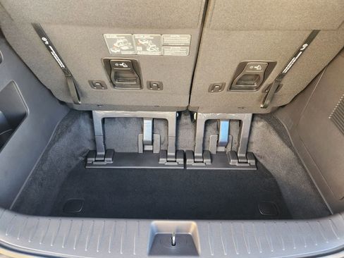 New 2026 Kia Carnival EX image 24