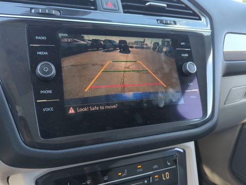 Certified 2022 Volkswagen Tiguan SE w/ Panoramic Sunroof Package image 27