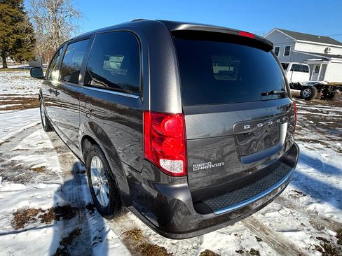 Used 2020 Dodge Grand Caravan SXT image 7