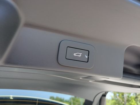 New 2026 Jaguar F-PACE R-Dynamic S image 9