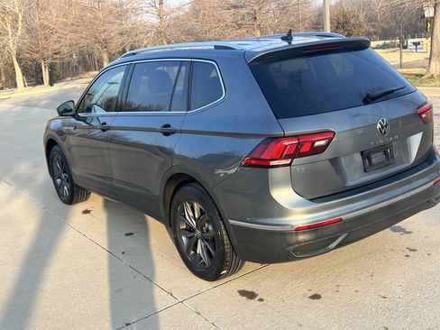 Certified 2022 Volkswagen Tiguan SE image 8