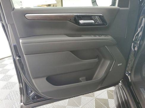 New 2026 Chevrolet Suburban LT image 26