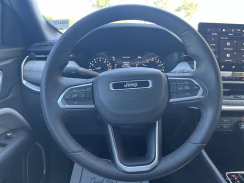 Used 2023 Jeep Compass Latitude AWD/4WD image 21