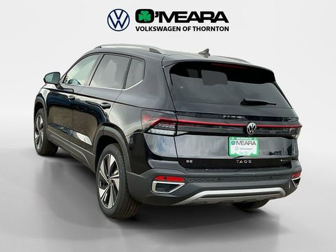 New 2025 Volkswagen Taos SE image 3