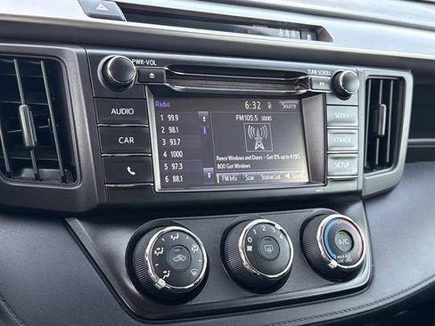 Used 2017 Toyota RAV4 LE image 27