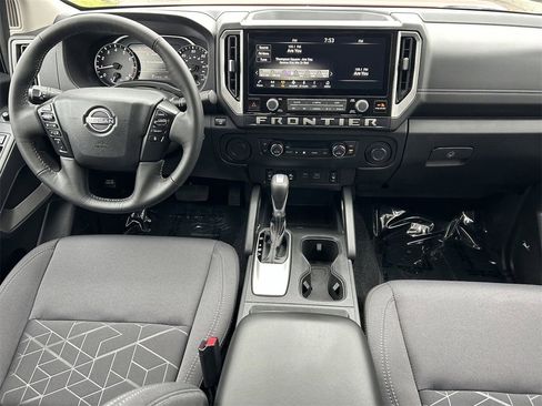 New 2025 Nissan Frontier SV w/ SV Convenience Package image 15