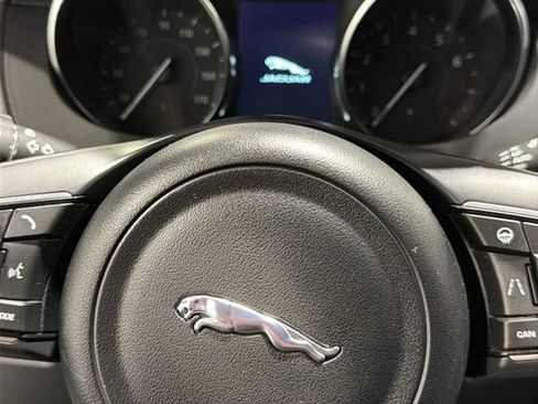 Used 2019 Jaguar F-PACE Premium AWD/4WD image 10