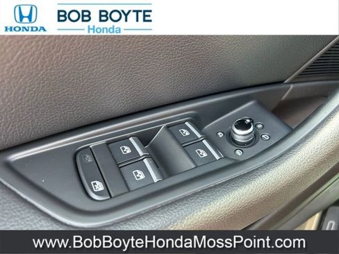 Used 2017 Audi A4 2.0T Prestige image 6