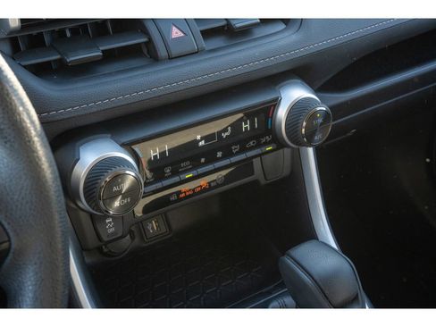 Used 2025 Toyota RAV4 XLE image 22