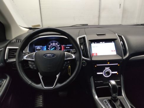 Used 2018 Ford Edge Titanium image 22